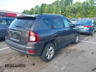 2017 Jeep Compass Sport SE z VIN 1C4NJCBA9HD130745, wystawiony jako IAAI lot #42710204 z przebiegiem 213 410 mil mil oraz . Historia ofert i sprzedaży dostępna na DreamBid. Obrazek 4.