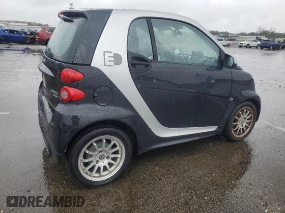 2013 Smart fortwo Passion with VIN WMEEJ9AA8DK721418, listed as a Copart auction lot 50788885 with 44,964 mi miles and Non repairable. Bid and sale history available at DreamBid. Image 3.