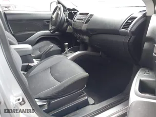 2008 Mitsubishi Outlander ES with VIN JA4LS21W68Z012158, listed as a IAAI auction lot 42051846 with 220,646 mi miles. Bid and sale history available at carsss.com. Image 5.