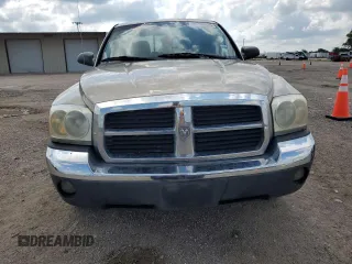 2005 Dodge Dakota SLT with VIN 1D7HE48N65S215055, listed as a Copart auction lot 56193435 with 140,705 mi miles and Clean Title. Bid and sale history available at DreamBid. Image 5.