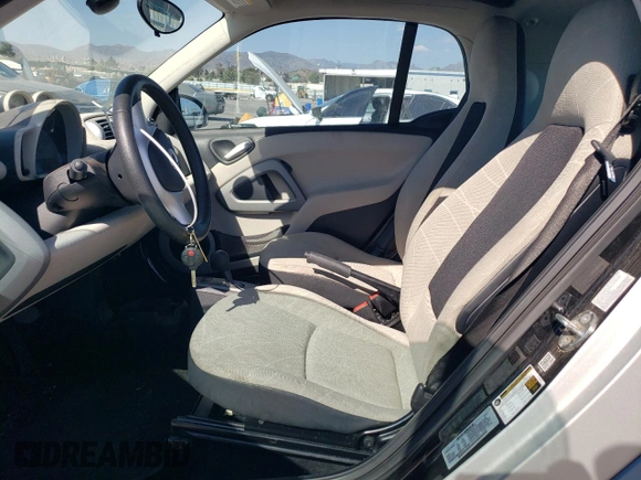 2014 Smart fortwo Passion z VIN WMEEJ9AA5EK778600, wystawiony jako Copart lot #70270444 z przebiegiem 20 545 mil mil oraz Tytuł czysty. Historia ofert i sprzedaży dostępna na DreamBid. Obrazek 7.