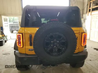 2022 Ford Bronco z VIN 1FMEE5DP6NLA78473, wystawiony jako Copart lot #60377125 z przebiegiem 36 566 mil mil oraz Szkoda całkowita • Salvage title. Historia ofert i sprzedaży dostępna na DreamBid. Obrazek 6.
