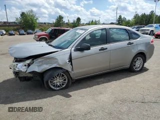 2008 Ford Focus SE z VIN 1FAHP35N88W264229, wystawiony jako Copart lot #56942105 z przebiegiem 95 227 mil mil oraz Szkoda całkowita • Salvage title. Historia ofert i sprzedaży dostępna na DreamBid. Obrazek 1.