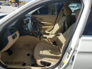 2013 BMW 3 Series 328i xDrive z VIN WBA3B5C57DF597059, wystawiony jako Copart lot #52441895 z przebiegiem 154 003 mil mil oraz Szkoda całkowita • Salvage title. Historia ofert i sprzedaży dostępna na DreamBid. Obrazek 7.