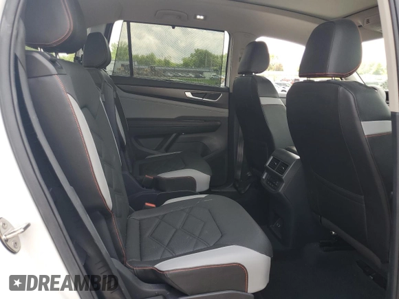 2024 Volkswagen Atlas Peak Edition SEL with VIN 1V2GR2CA0RC602704, listed as a Copart auction lot 57132995 with 11,474 mi miles and Salvage title. Bid and sale history available at DreamBid. Image 10.