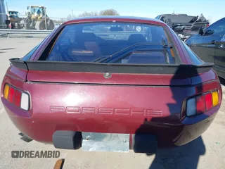 1984 Porsche 928 z VIN WP0JB0925ES860300, wystawiony jako IAAI lot #41581309 z przebiegiem 115 151 mil mil oraz . Historia ofert i sprzedaży dostępna na DreamBid. Obrazek 15.