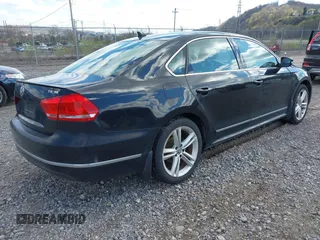 2015 Volkswagen Passat Sport с VIN 1VWBT7A35FC062984, выставлен на аукционе IAAI как лот 42053939 с пробегом 106 095 миль миль и . История ставок и продаж доступна на DreamBid. Изображение 4.