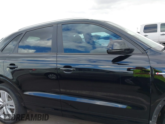 2018 Audi Q3 Premium z VIN WA1BCCFS8JR006212, wystawiony jako IAAI lot #42208285 z przebiegiem 96 571 mil mil oraz . Historia ofert i sprzedaży dostępna na DreamBid. Obrazek 13.