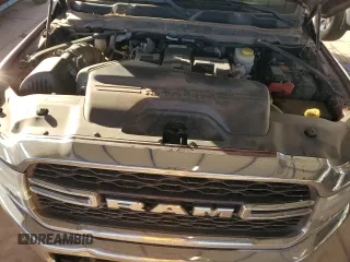 2019 Ram 2500 Tradesman z VIN 3C6UR5CL2KG614175, wystawiony jako Copart lot #85055404 z przebiegiem 106 566 mil mil oraz Szkoda całkowita • Salvage title. Historia ofert i sprzedaży dostępna na DreamBid. Obrazek 11.