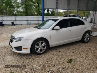 2012 Ford Fusion SE z VIN 3FAHP0HA3CR407431, wystawiony jako Copart lot #55049745 z przebiegiem 235 282 mil mil oraz Szkody całkowita. Historia ofert i sprzedaży dostępna na DreamBid. Obrazek 1.