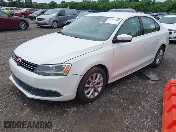 2014 Volkswagen Jetta SE with VIN 3VWD07AJ2EM239987, listed as a IAAI auction lot 42555560 with 115,987 mi miles and . Bid and sale history available at DreamBid. Image 2.