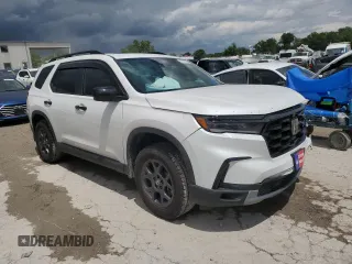 2024 Honda Pilot TrailSport z VIN 5FNYG1H60RB045659, wystawiony jako Copart lot #58575955 z przebiegiem 16 681 mil mil oraz Szkoda całkowita • Salvage title. Historia ofert i sprzedaży dostępna na DreamBid. Obrazek 4.