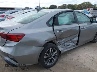2024 Kia Forte LXS with VIN 3KPF24AD5RE698381, listed as a IAAI auction lot 40726488 with 21,657 mi miles. Bid and sale history available at carsss.com. Image 6.