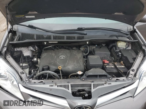 2019 Toyota Sienna XLE with VIN 5TDDZ3DC7KS216084, listed as a Copart auction lot 54866425 with 65,063 mi miles and Clean Title. Bid and sale history available at DreamBid. Image 12.