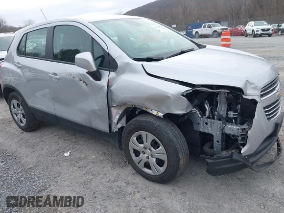 2015 Chevrolet Trax LS with VIN KL7CJKSB4FB129440, listed as a IAAI auction lot 41734339 with 37,772 mi miles. Bid and sale history available at carsss.com. Image 1.