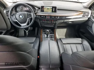 2015 BMW X5 xDrive50i z VIN 5UXKR6C5XF0J77848, wystawiony jako Copart lot #52333555 z przebiegiem 95 425 mil mil oraz Szkoda całkowita • Salvage title. Historia ofert i sprzedaży dostępna na DreamBid. Obrazek 8.