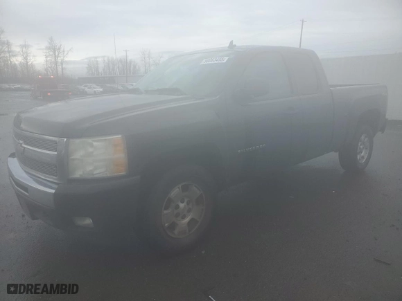 2010 Chevrolet Silverado 1500 LT with VIN 1GCSKSE31AZ128570, listed as a Copart auction lot 50063485 with 200,814 mi miles and Salvage Title. Bid and sale history available at carsss.com. Image 1.