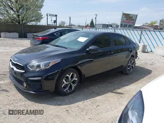 2021 Kia Forte LXS z VIN 3KPF24AD7ME393313, wystawiony jako IAAI lot #42127977 z przebiegiem 44 943 mil mil oraz . Historia ofert i sprzedaży dostępna na DreamBid. Obrazek 17.