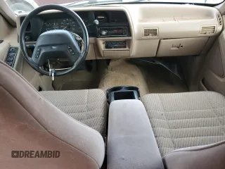 1994 Ford Explorer Eddie Bauer z VIN 1FMDU34X3RUC19020, wystawiony jako Copart lot #79036644 z przebiegiem 423 988 mil mil oraz Szkoda całkowita • Salvage title. Historia ofert i sprzedaży dostępna na DreamBid. Obrazek 8.