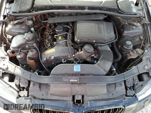 2010 BMW 3 Series 335i xDrive z VIN WBAPL3C58AA407944, wystawiony jako Copart lot #88127845 z przebiegiem 150 048 mil mil oraz Szkoda całkowita • Salvage title. Historia ofert i sprzedaży dostępna na DreamBid. Obrazek 11.