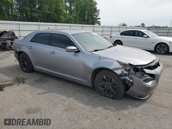 2016 Chrysler 300 Limited z VIN 2C3CCAAG1GH233711, wystawiony jako Copart lot #53933315 z przebiegiem 246 395 mil mil oraz Szkoda całkowita • Salvage title. Historia ofert i sprzedaży dostępna na DreamBid. Obrazek 4.