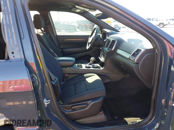 2018 Jeep Grand Cherokee Laredo E with VIN 1C4RJFAG4JC370502, listed as a IAAI auction lot 41342367 with 104,307 mi miles. Bid and sale history available at carsss.com. Image 5.
