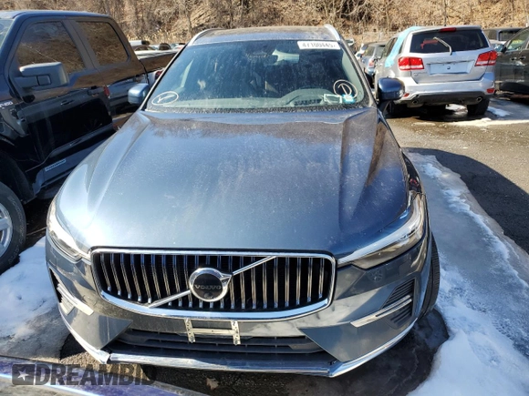 2022 Volvo XC60 Inscription z VIN YV4062RL3N1951394, wystawiony jako Copart lot #47100445 z przebiegiem 26 458 mil mil oraz Szkoda całkowita • Salvage title. Historia ofert i sprzedaży dostępna na DreamBid. Obrazek 5.