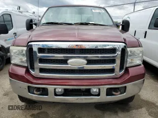 2006 Ford F-350 XL z VIN 1FTWW31516EC07819, wystawiony jako Copart lot #57713195 z przebiegiem 162 717 mil mil oraz Czysty tytuł • Clean title. Historia ofert i sprzedaży dostępna na DreamBid. Obrazek 5.