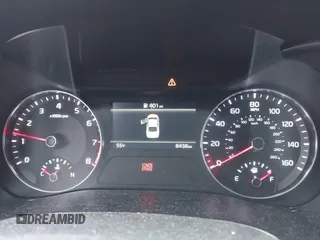 2024 Kia Forte GT z VIN 3KPF44AC7RE823026, wystawiony jako IAAI lot #42192965 z przebiegiem 8 438 mil mil oraz . Historia ofert i sprzedaży dostępna na DreamBid. Obrazek 7.