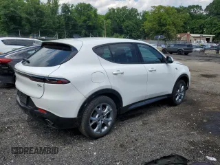 2024 Dodge Hornet R/T z VIN ZACPDFCW4R3A32891, wystawiony jako Copart lot #59114845 z przebiegiem 5 860 mil mil oraz Nie do naprawy • Non repairable. Historia ofert i sprzedaży dostępna na DreamBid. Obrazek 3.