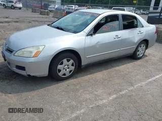 2007 Honda Accord LX z VIN 1HGCM564X7A169294, wystawiony jako IAAI lot #42457941 z przebiegiem 256 692 mil mil oraz . Historia ofert i sprzedaży dostępna na DreamBid. Obrazek 19.