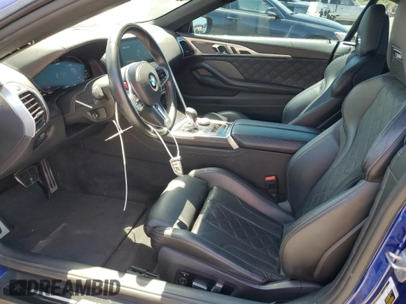 2020 BMW M8 Competition z VIN WBSDZ0C09LCD82160, wystawiony jako Copart lot #67402364 z przebiegiem 18 584 mil mil oraz Szkoda całkowita • Salvage title. Historia ofert i sprzedaży dostępna na DreamBid. Obrazek 7.