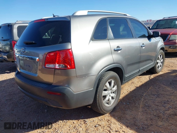 2013 Kia Sorento LX with VIN 5XYKTDA20DG346430, listed as a IAAI auction lot 41325629 with 166,263 mi miles. Bid and sale history available at carsss.com. Image 4.