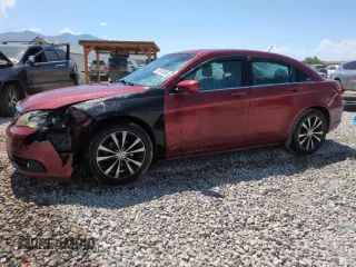 2014 Chrysler 200 Touring с VIN 1C3CCBBB0EN127795, выставлен на аукционе Copart как лот 61013655 с пробегом 137 491 миль миль и Списание • Salvage title. История ставок и продаж доступна на DreamBid. Изображение 1.