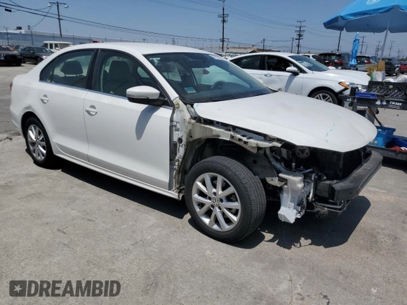 2013 Volkswagen Jetta SE with VIN 3VWDP7AJ5DM433357, listed as a Copart auction lot 61977205 with 64,384 mi miles and Salvage title. Bid and sale history available at DreamBid. Image 4.