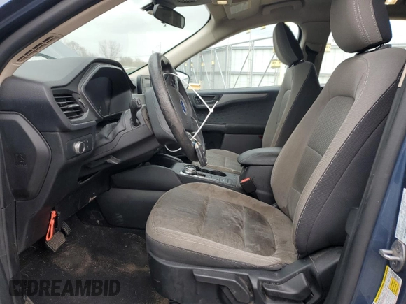 2020 Ford Escape S z VIN 1FMCU9F6XLUC06825, wystawiony jako Copart lot #84080684 z przebiegiem 135 494 mil mil oraz Szkoda całkowita • Salvage title. Historia ofert i sprzedaży dostępna na DreamBid. Obrazek 7.