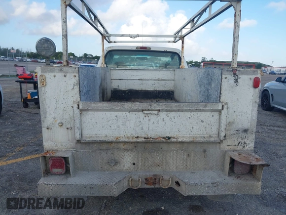 2002 Ford F-350 with VIN 1FDSF30L52ED64628, listed as a IAAI auction lot 41940130 with 237,792 mi miles and . Bid and sale history available at DreamBid. Image 16.