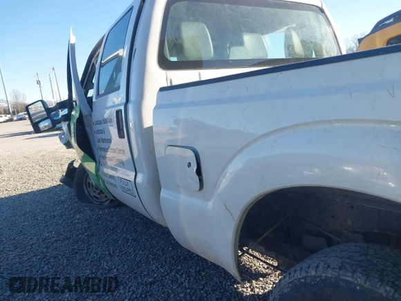 2015 Ford Super Duty F-250 SRW Lariat with VIN 1FT7W2B68FEA26013, listed as a IAAI auction lot 41528281 with 166,947 mi miles. Bid and sale history available at carsss.com. Image 18.