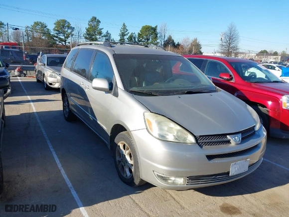 2004 Toyota Sienna XLE with VIN 5TDBA22C44S025446, listed as a IAAI auction lot 41714488 with 189,447 mi miles. Bid and sale history available at carsss.com. Image 1.