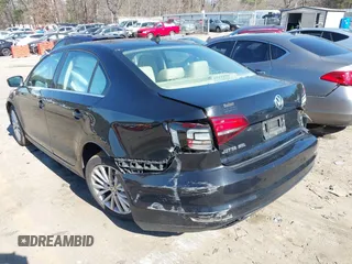 2016 Volkswagen Jetta SEL z VIN 3VWL07AJ5GM212572, wystawiony jako IAAI lot #41470003 z przebiegiem 138 988 mil mil oraz . Historia ofert i sprzedaży dostępna na DreamBid. Obrazek 3.