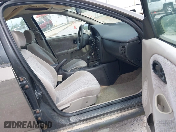 2000 Saturn SL z VIN 1G8ZK527XYZ121984, wystawiony jako IAAI lot #42099839 z przebiegiem 174 210 mil mil oraz . Historia ofert i sprzedaży dostępna na DreamBid. Obrazek 5.