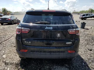2020 Jeep Compass Latitude z VIN 3C4NJDBB8LT217957, wystawiony jako Copart lot #55413295 z przebiegiem 103 659 mil mil oraz Szkoda całkowita • Salvage title. Historia ofert i sprzedaży dostępna na DreamBid. Obrazek 6.