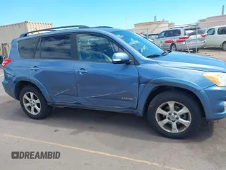 2010 Toyota RAV4 Limited с VIN JTMYK4DVXA5027222, выставлен на аукционе IAAI как лот 42057063 с пробегом 135 259 миль миль и . История ставок и продаж доступна на DreamBid. Изображение 6.