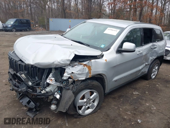 2013 Jeep Grand Cherokee Laredo with VIN 1C4RJFAGXDC537367, listed as a IAAI auction lot 41906921 with 124,679 mi miles. Bid and sale history available at carsss.com. Image 6.
