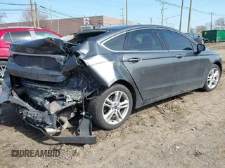 2018 Ford Fusion SE with VIN 3FA6P0HD5JR210985, listed as a IAAI auction lot 41776984 with 83,415 mi miles. Bid and sale history available at carsss.com. Image 4.