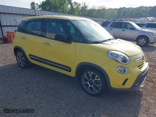 2014 FIAT 500L Trekking with VIN ZFBCFADH7EZ022679, listed as a IAAI auction lot 42053114 with 73,742 mi miles. Bid and sale history available at carsss.com. Image 1.