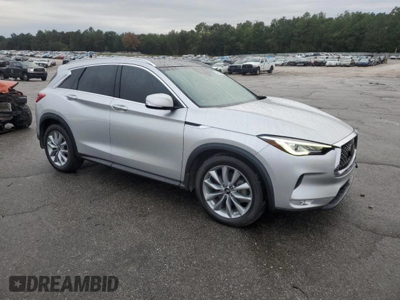 2021 Infiniti QX50 Luxe z VIN 3PCAJ5BA7MF104724, wystawiony jako Copart lot #83643884 z przebiegiem 49 300 mil mil oraz Szkoda całkowita • Salvage title. Historia ofert i sprzedaży dostępna na DreamBid. Obrazek 4.
