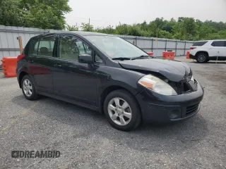2009 Nissan Versa SL с VIN 3N1BC13E79L475810, выставлен на аукционе Copart как лот 61073065 с пробегом 90 531 миль миль и Списание • Salvage title. История ставок и продаж доступна на DreamBid. Изображение 4.