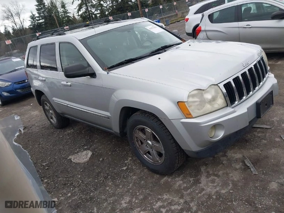 2005 Jeep Grand Cherokee Limited with VIN 1J4HR58285C638752, listed as a IAAI auction lot 41627430 with NaN miles. Bid and sale history available at carsss.com. Image 1.