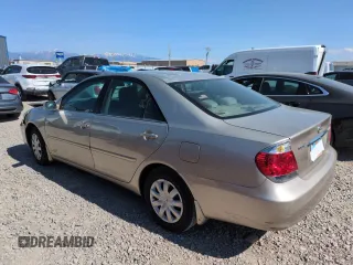 2005 Toyota Camry STD z VIN 4T1BE32K45U096575, wystawiony jako Copart lot #59634625 z przebiegiem 195 358 mil mil oraz Szkoda całkowita • Salvage title. Historia ofert i sprzedaży dostępna na DreamBid. Obrazek 2.
